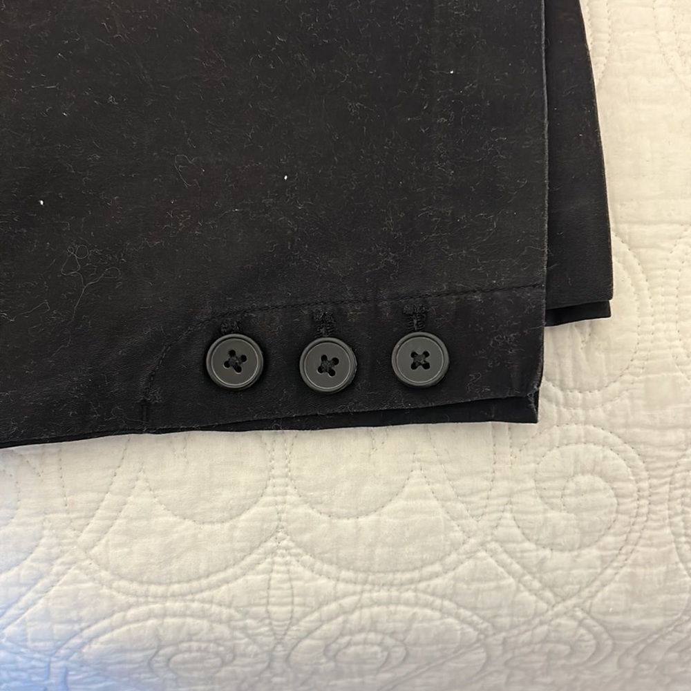 TALBOT’s Gently Worn Ladies Capris..2 Pair Black and 2 Pr. Navy Blue-Look Great! - Picture 3 of 5